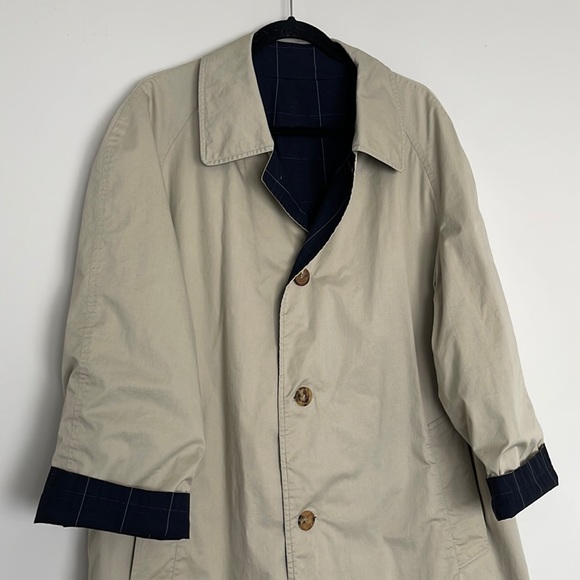 Stylish Navy and Beige Trench Coat - Picture 3 of 16